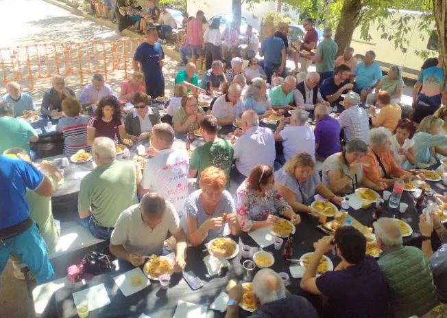 Comida popular de San Miguel en Pumareña